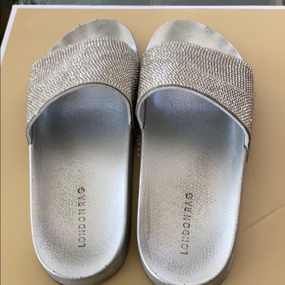 Slipper - Picture 3 of 4